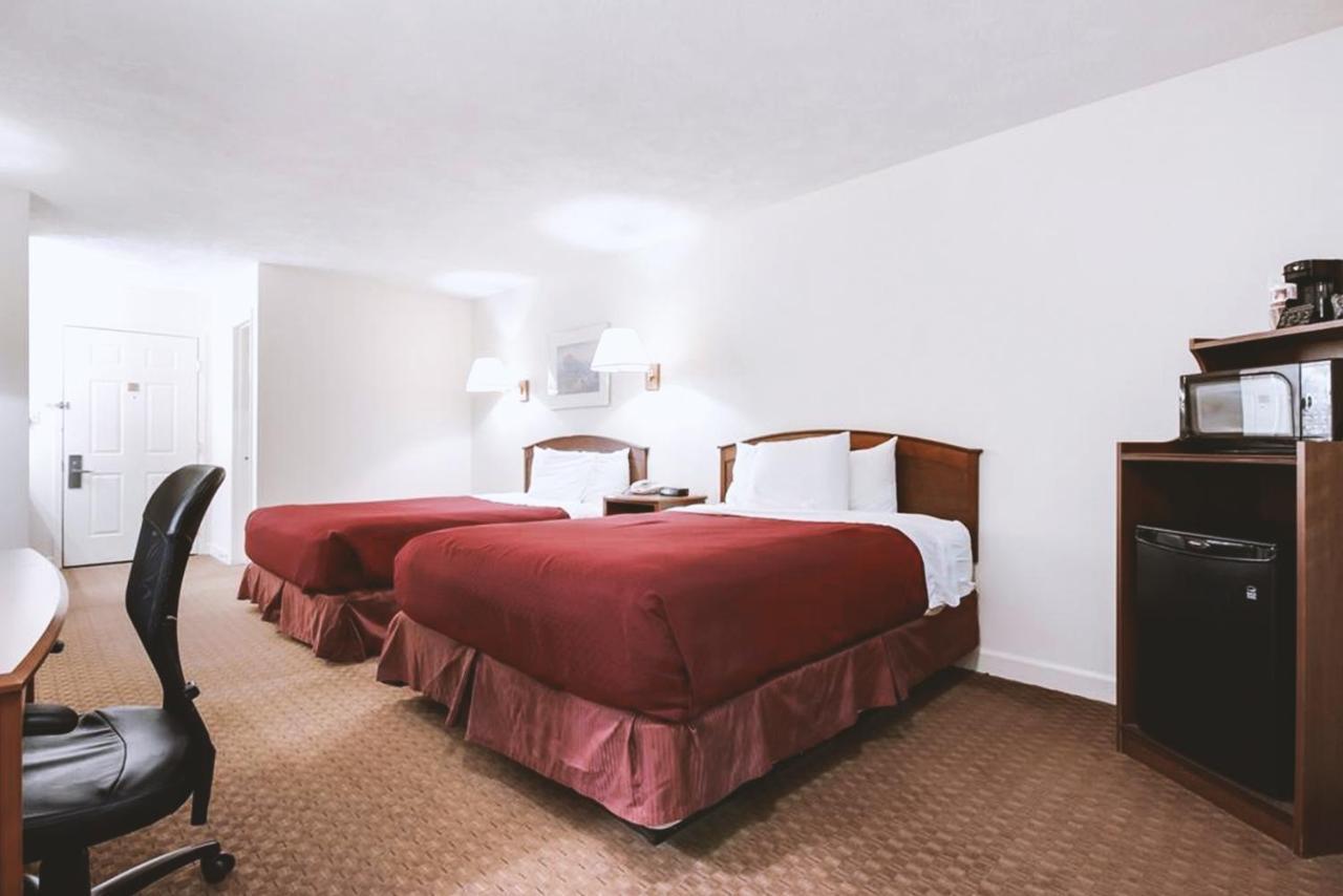 Sky-Palace Inn & Suites Mccook Ngoại thất bức ảnh